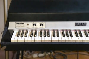 RHODES MARK 1 STAGE PIANO73 レア！ローズ マーク1 ステージ ピアノ 美品 ＊ 追加カバー（フラットタイプ）＊ 多くのパーツ ＊ 送料無料！