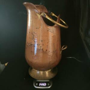 中古 ビンテージ イタリア製　銅板叩き出し　銅・真鍮製　手造り　水差し　花瓶　水瓶　インテリア　店内オブジェ　撮影小物　ディスプレイ