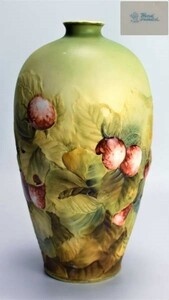 【美品】ノリタケ　イチゴ モールド装飾 花瓶 盛り上げ　浮き彫り