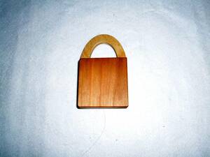 【パズル】 Wooden puzzle Lock (WoodToyShop)