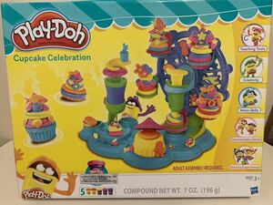 play_Doh Cupcake Celebration トイザらス　知育玩具 粘土　未使用　新品　