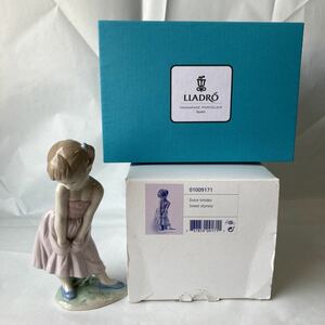 １円スタート　リヤドロ　ＬＬＡＤＲＯ　女の子　専用箱　２０１５年スタンプ　９１７１　SWEET SHYNESS