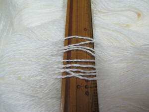 J1526　糸 ◆　アクリル100%　かせ　◆　(箱込み約4.1㎏)　編み物などに