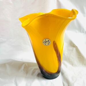 花瓶　ガラス　黄色　茶色　フラワーベース　イエロー　ブラウン　昭和レトロ