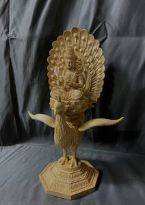総檜材　極上品　仏教工芸品　木彫仏像　孔雀明王座像