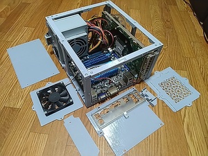 ミニPCケース　組み立て　mini-ITX SFX GPU 