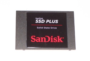 ◆使用時間少！SanDisk SSD PLUS『SDSSDA-120G』SATA 2.5 7mm 120GB 正常動作品 即決！★送料140円