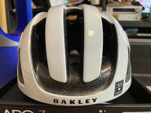 OAKLEY ARO3 オークリーエアロ3 ロードバイクヘルメット　ホワイト　Mサイズ　BOA MIPS 新品未使用