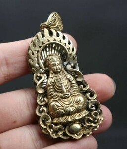 KD237:小さな骨董　ブロンズ　仏教　クワン観音　観音女神ペンダント　コレクション　