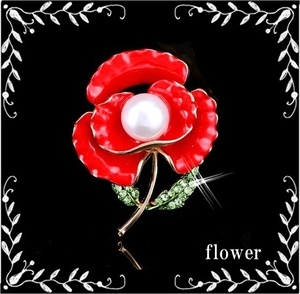 【送料無料】花のブローチ　赤い花　ペンダントトップ　エナメル　真っ赤　ジルコニア　緑　赤