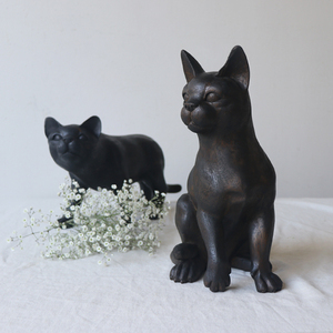 １０００円～スタート。飼い主募集。天然無垢ウッド 手彫り木彫りART “ 座る猫 ” 黒猫 クロネコ ネコ置物 インテリア オブジェ Q43B