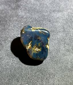 ドミニカ産ブルーアンバー 原石　3.0g　多米尼加藍琥珀 Dominican Blue Amber Rough