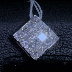 *P00003B【大粒５カラットの一粒石に見えるお得なダイヤモンド！】 天然上質ダイヤモンド１．００ct 最高級18金WG無垢トップ 新品