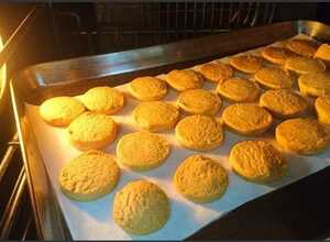 ★ 大袋特価【バタークッキー♪】30枚　風味豊かな手作り焼き菓子　クッキー♪