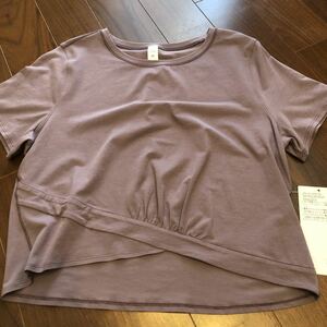 ルルレモン Tシャツ　サイズ10 新品未使用　定価9350円