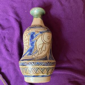 金城次郎 調 作者名は 須とあります 沖縄陶器 琉球陶器 花瓶