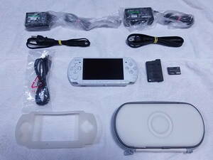 PSP-3000　ホワイト　FW5.03　美品　アダプター2個付き　USBケーブルは、新品、未使用　全10点セット　