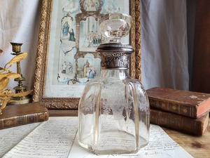 ★フランス アンティーク　素敵な　クリスタル　リボン模様付き　 ガラス　ボトル　蓋つき　純銀製　1900年 美品　★
