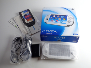 新品同様 PlayStation Vita PCH-1000 ZA02 SONY クリスタルホワイト 