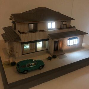 50分の1 洋風　住宅模型　完成品　一品限り　オリジナルハンドメイド　ミニカー、アクリルケース付