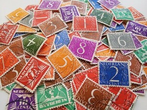 即決 オランダ 数字 切手 使用済み 150枚 ヴィンテージ ヨーロッパ かわいい 海外 外国 古い 味紙 紙もの アジ紙 コラージュ素材に
