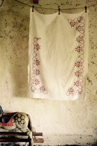 120x85cm フランスアンティーク　手刺繍手縫　リネン　幾何学的花々と童話的テーブルクロス　カーテン　ハンドメイド　ビンテージ　カバー