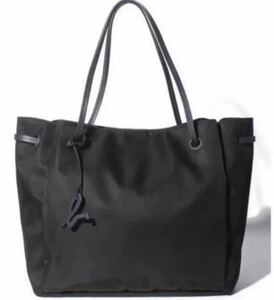 新品 アニエスベー agnes b. トートバッグ チャーム付き 未使用 ハンドバッグ ブラック 黒 鞄　ブラック 大容量
