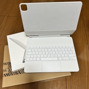 Magic Keyboard　Apple iPad Pro 12.9インチ用　マジックキーボード　中古品