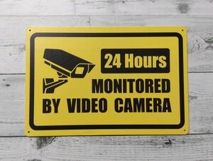 bk122【送料無料】ブリキ看板「24時間 防犯カメラ 監視中」セキュリティ 防犯 警備 インテリア アメリカン 雑貨 20×30㎝