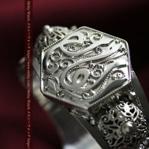 中世の物語に登場するような銀無垢アンティークバングル・ブレスレット《商品番号A0324》