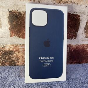 iPhone 13 mini シリコンケース・紺　Apple純正　MagSafe対応　未使用