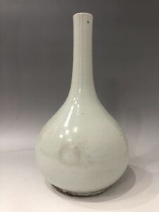 朝鮮古美術 李朝時代 李朝白磁大花瓶　天球瓶　高さ30.8cm 稀に見る名逸品