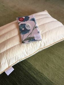 新品【シビラ】枕カバー(43×63【ミステリオ】ブルー・羽根パイプ枕(43×63） 【羽毛布団、布団カバー出品中】