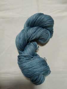 藍染め糸　天然藍灰汁醗酵建て 淡色　コットン50%ラミー50%　1/3　100g　編み糸織り糸