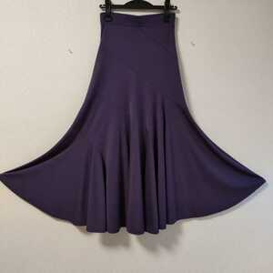 社交ダンス　くすみ紫色の素敵なロングスカート