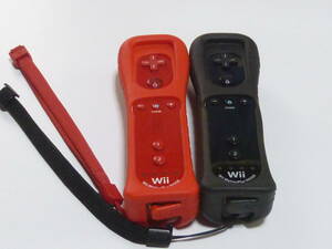 RSJ30【送料無料　即日発送 動作確認済】Wii モーションプラス　リモコン　２個セット　ジャケット ストラップ 任天堂 純正 RVL-036 赤　黒