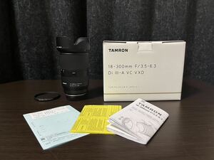 ほぼ新品 TAMRON 18-300mm F3.5-6.3 Di III-A VC VXD (Model B061X) Fuji フジ 富士フイルム フジフィルム 便利ズーム Xマウント