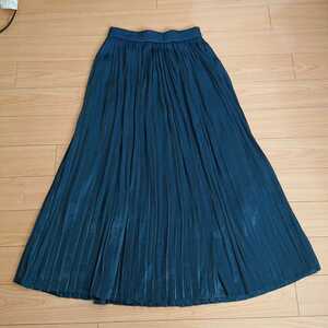 シャイニープリーツロングスカート 深い緑 Mサイズ