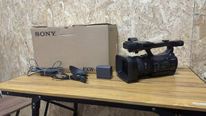 SONY PXW-Z150 業務用ビデオカメラ 中古 純正バッテリー1個 電源ケーブル 大型アイキャップ 後部シューマウント付き