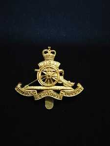 イギリス軍　ベレー帽章　Royal Artillery　QC。実物未使用品　90年代