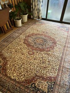 トルコ有名産地特別のカイセリ絨毯!とても細かいイズニック柄淡いモーヴ色もお洒落！この価格で6㎡絨毯！１ランク上の手織絨毯まずは10万～