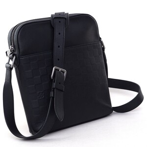 【使用わずか】 ルイヴィトン Louis Vuitton ダミエ アンフィニ ディストリクト オニキス 黒系 ショルダーバッグ メンズ 定価約20万 A0365