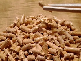 猫砂 ２０ｋｇ 銘建工業さんの 木質ペレット 約３３Ｌ