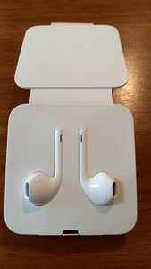 【Apple純正】未使用品　EarPods with Lightning Connector iPhone　イヤホン　ライトニングコネクタ