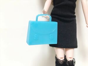 ○01　現品のみ　1/6　バービー　人形　フィギュア　カスタムドール　撮影用　小物　鞄　ハンドバッグ　ブルー