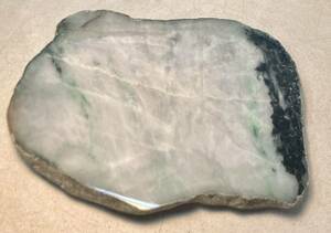 ミャンマー産巨石天然本翡翠原石1512g１面カット磨き済み［JADEITE］良質^ ^