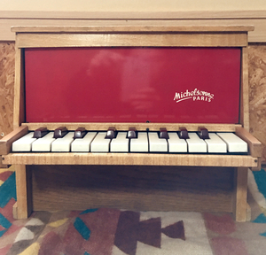 Michelsonne PARIS ミシェルソンヌ 2０鍵 木製鍵盤のピアノ 柔らかい音 フランスビンテージ・トイピアノ　送料込み　即発送