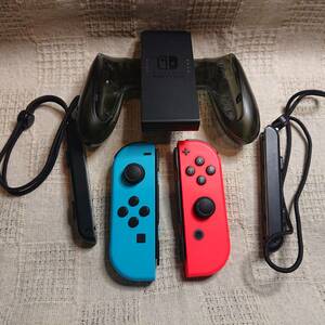 [Yi-B]人気 レッド ブルー ストラップ グリップ Nintendo Switch ニンテンドースイッチ Joy-Con ジョイコン コントローラー 動作良好⑨