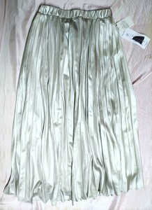 11 新品 サテンプリーツスカート ロングスカート シルバー グレー 銀 光沢 シャイニー ピカピカ ウエストゴム ツルツル 