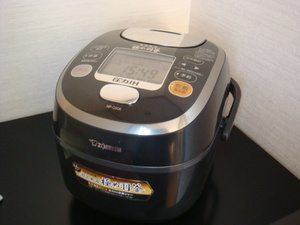 【使用回数5回以下】象印/ZOJIRUSHI　極め炊き　圧力IHジャー炊飯器　NP-QS06型